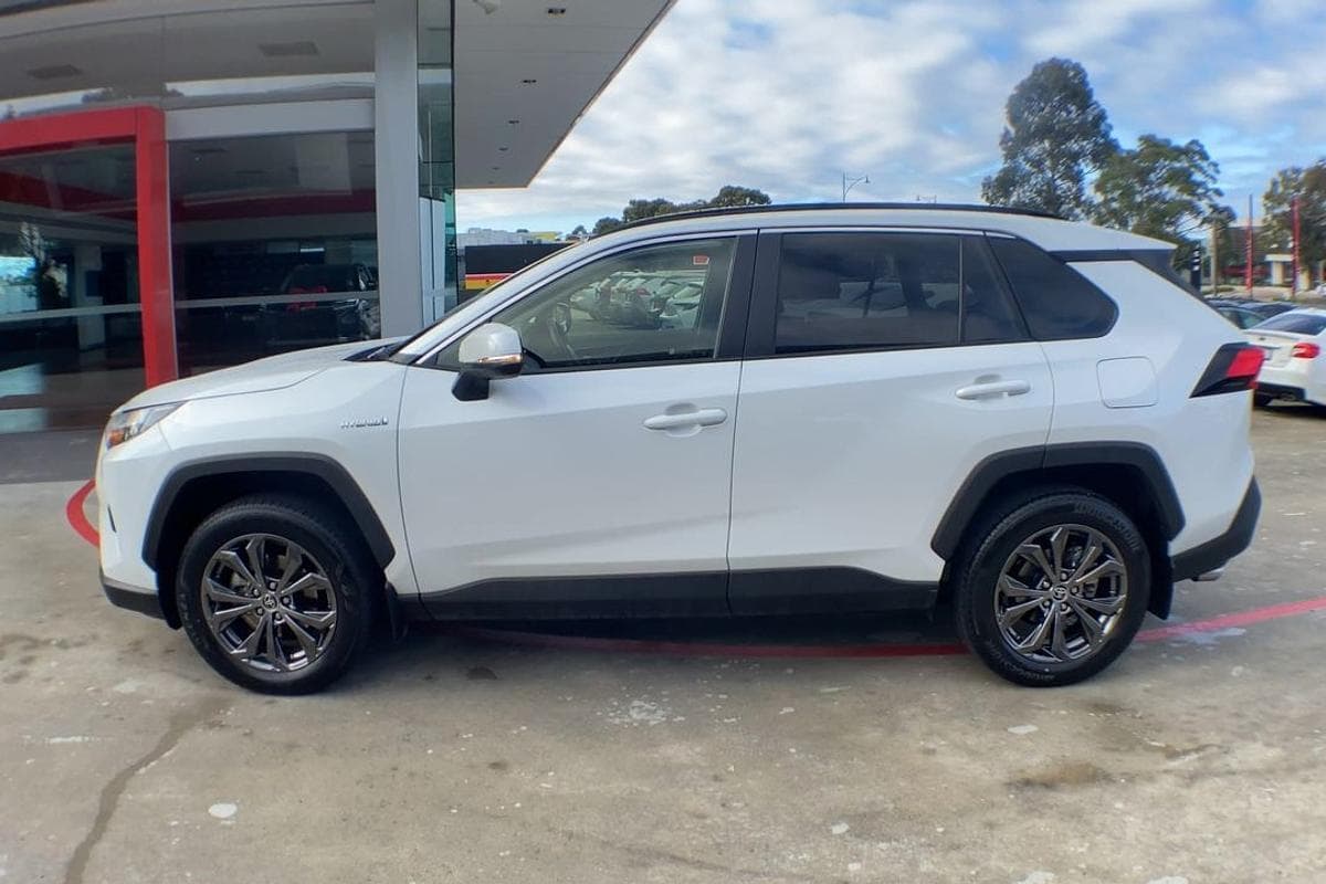 2023 Toyota RAV4 GXL-2WD in White