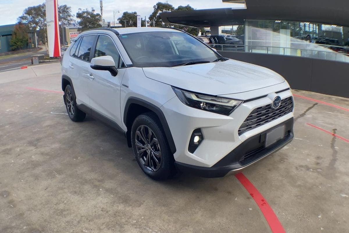 2023 Toyota RAV4 GXL-2WD in White