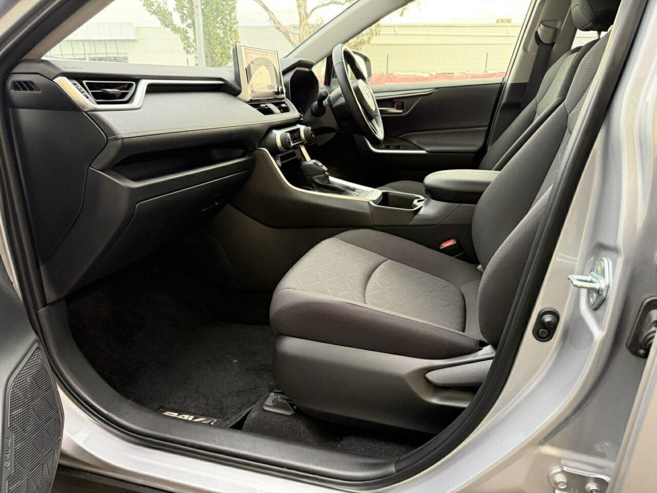 2025 Toyota RAV4 GXL-2WD in Silver