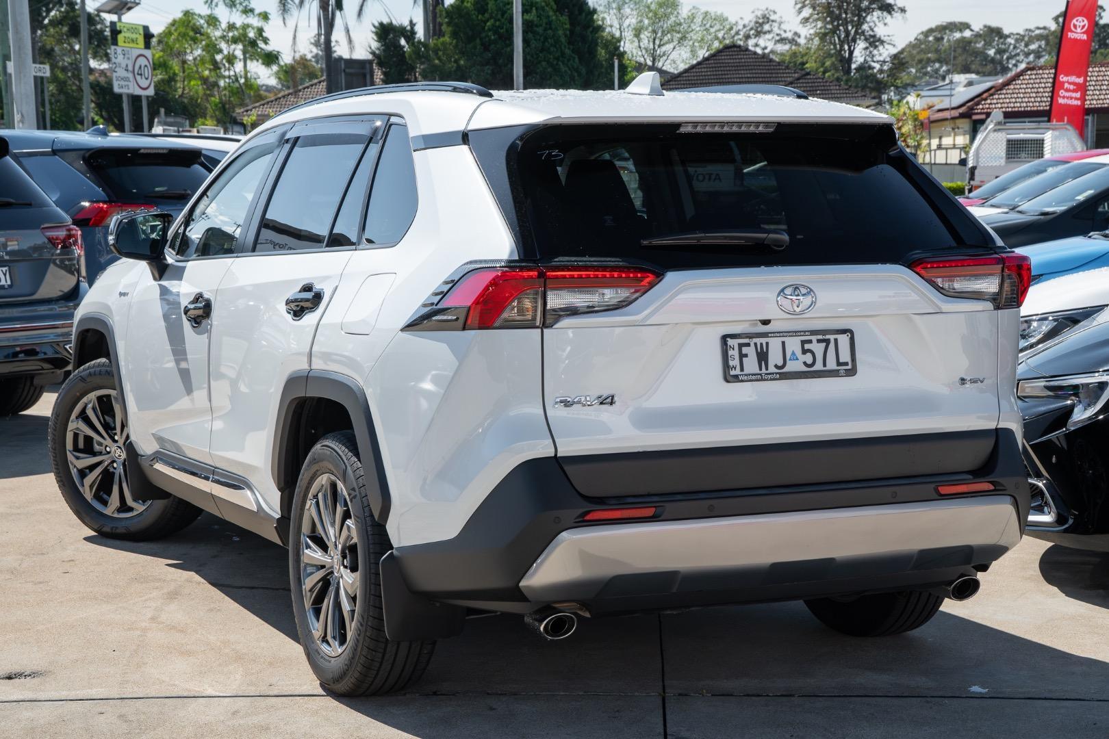 2025 Toyota RAV4 GXL-2WD in White