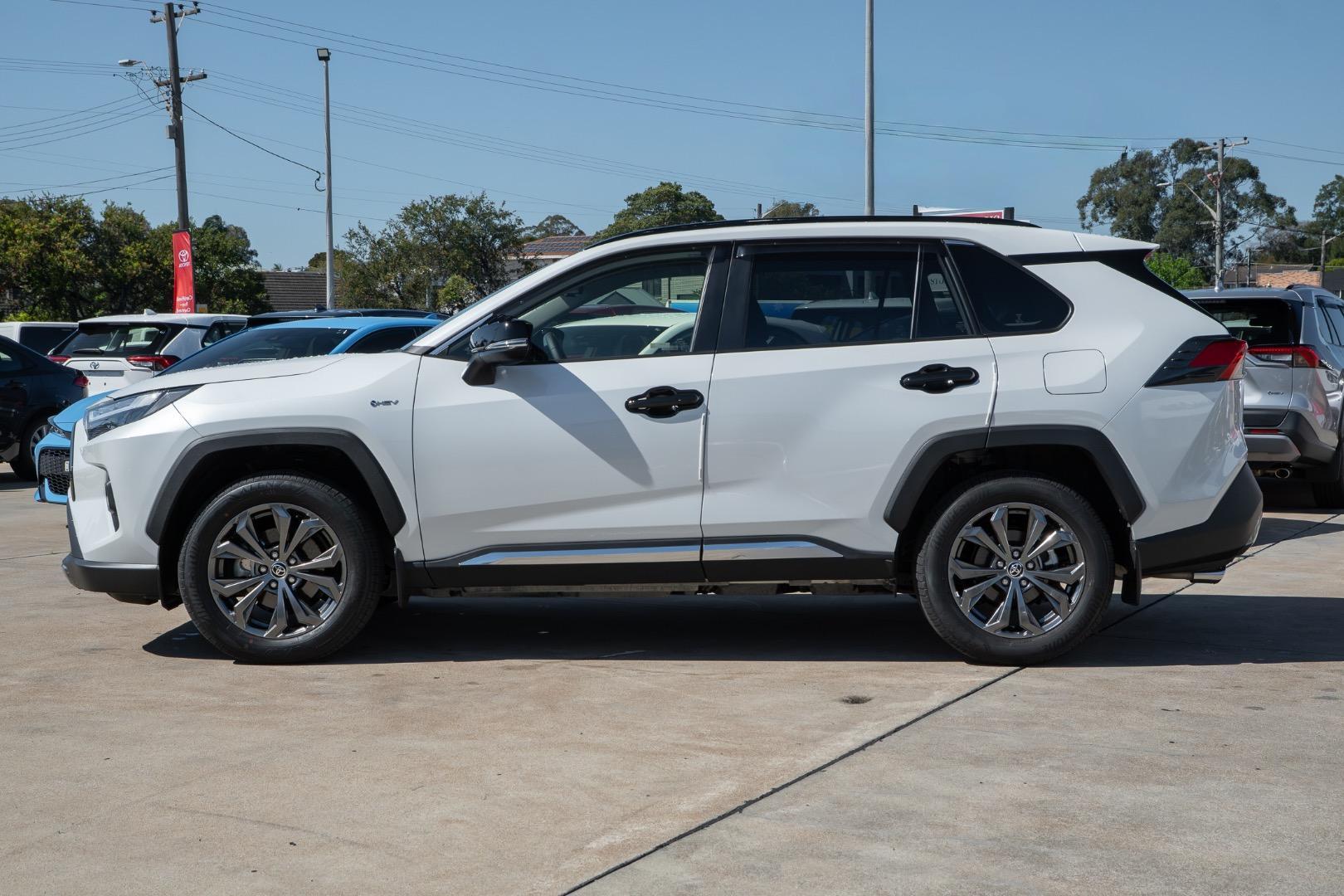 2025 Toyota RAV4 GXL-2WD in White