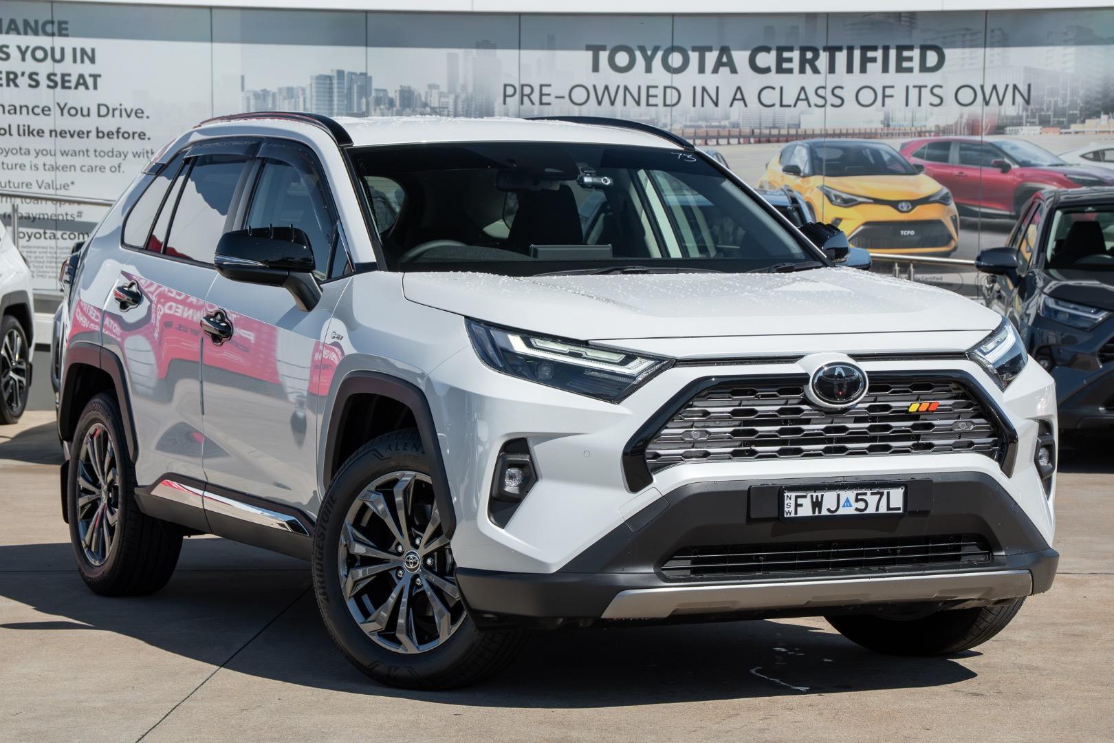 2025 Toyota RAV4 GXL-2WD in White