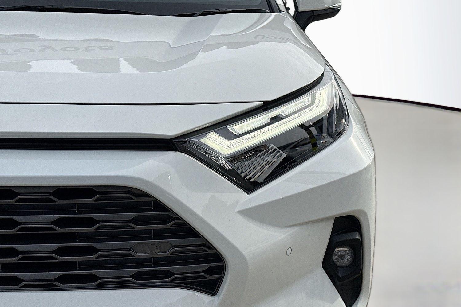 2024 Toyota RAV4 GXL-2WD in White