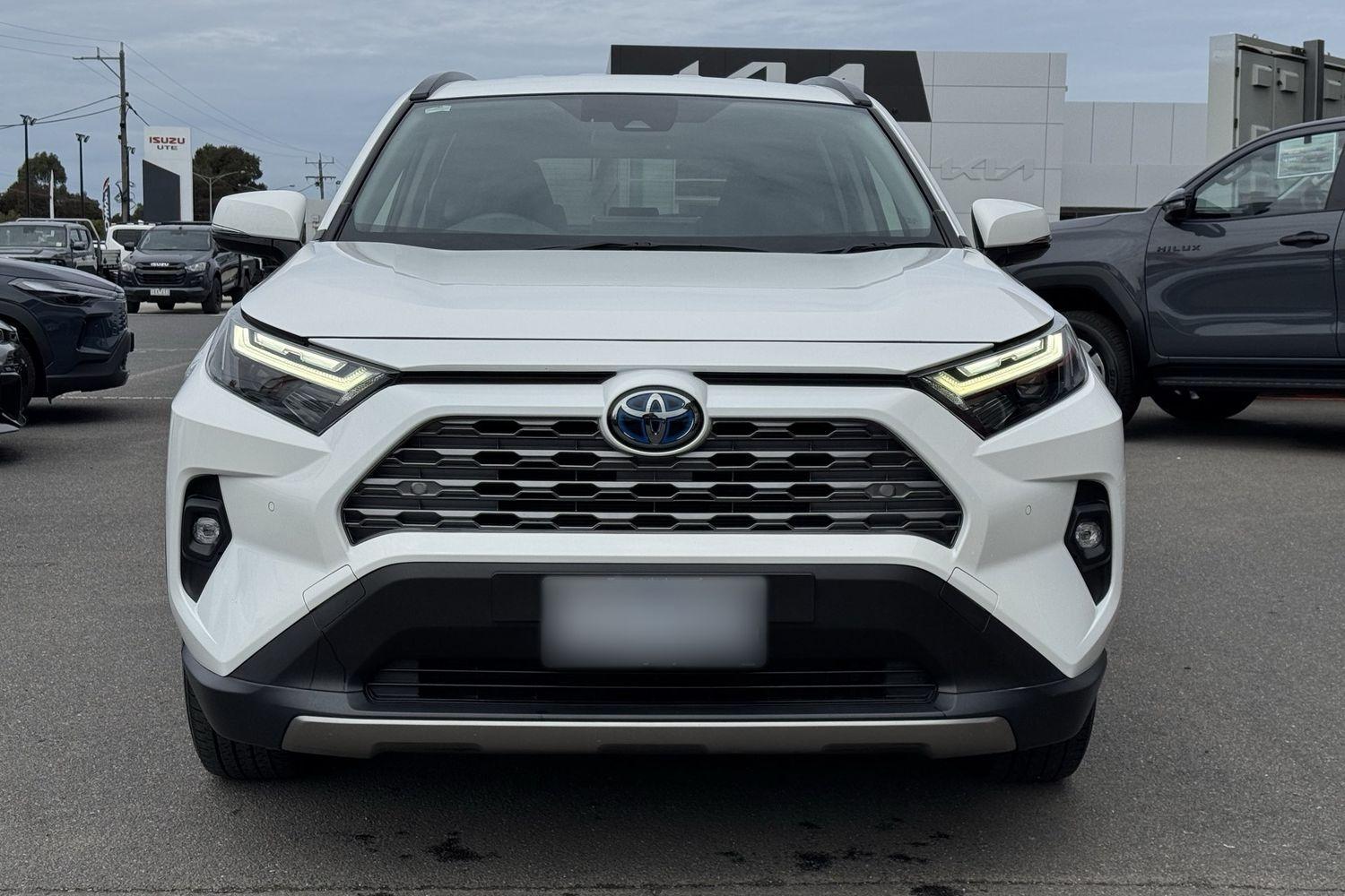 2023 Toyota RAV4 GXL-2WD in White