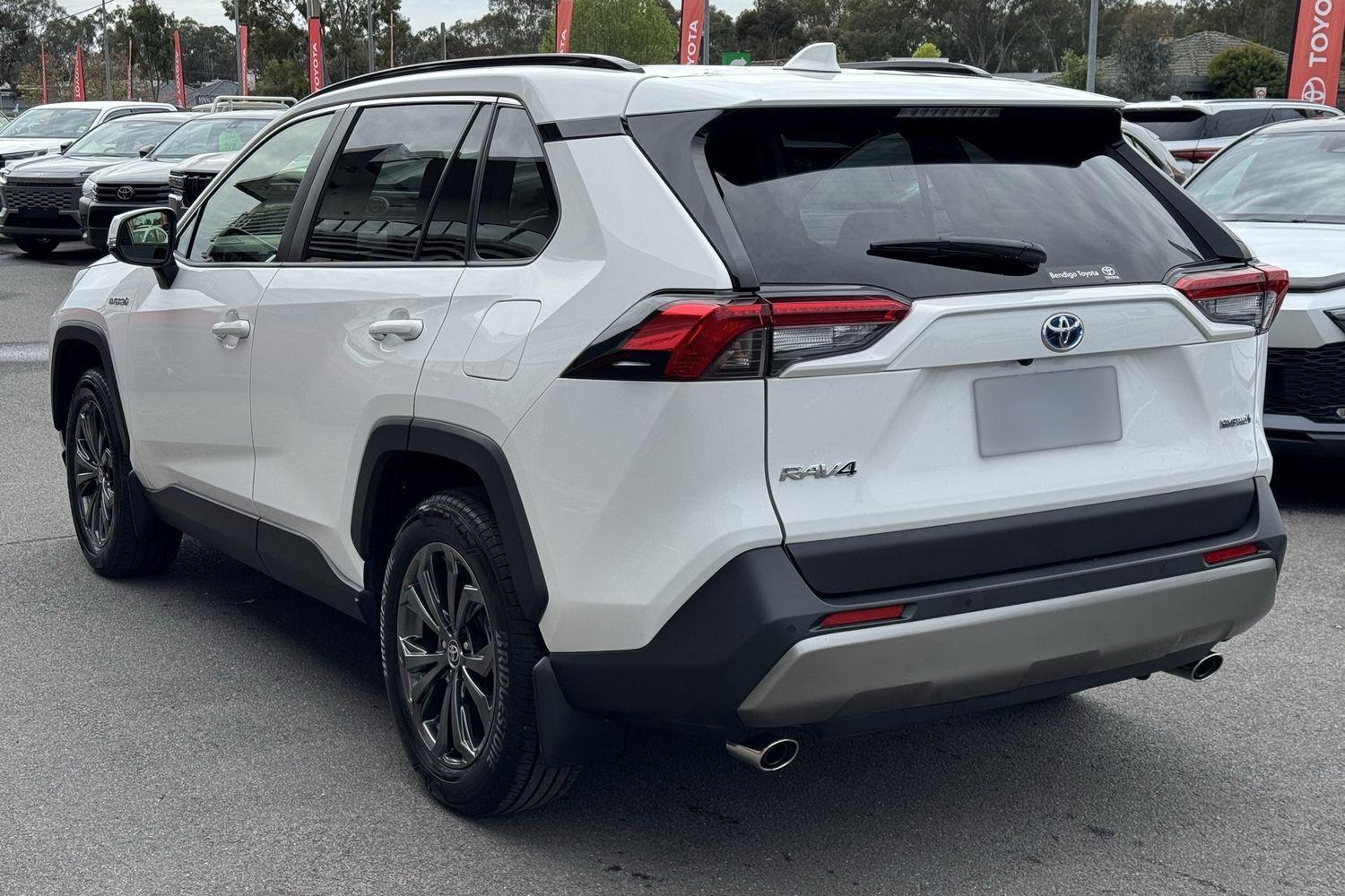 2023 Toyota RAV4 GXL-2WD in White