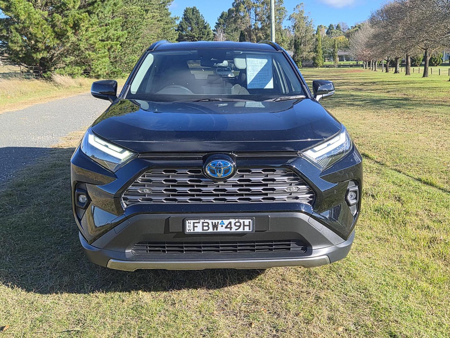 2023 Toyota RAV4 GXL in Black