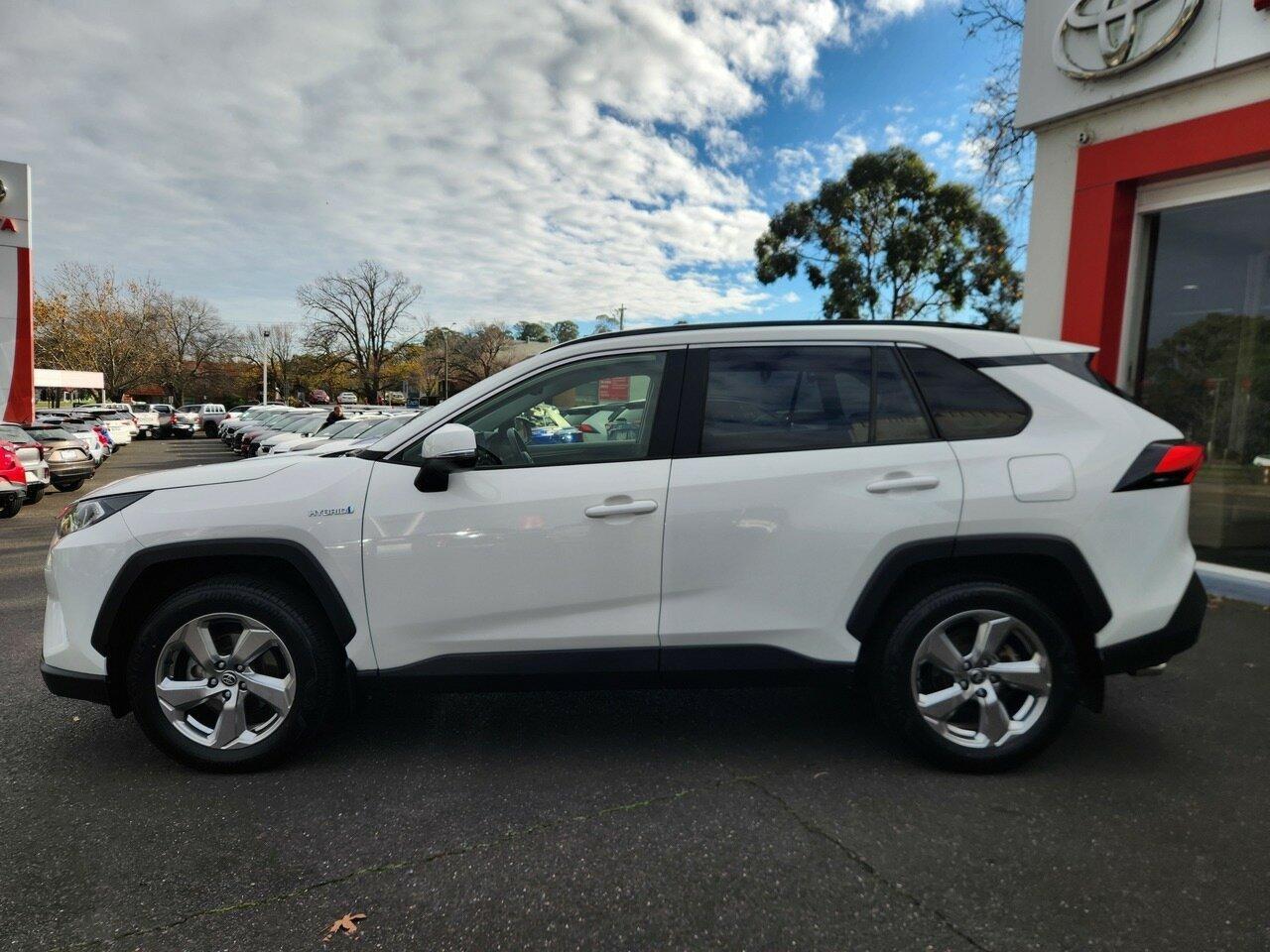 2021 Toyota RAV4 GXL-2WD in White
