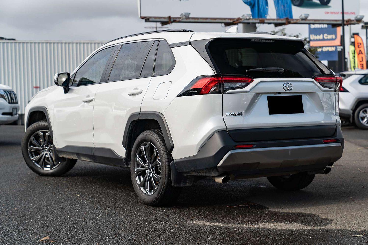 2023 Toyota RAV4 GXL-2WD in White