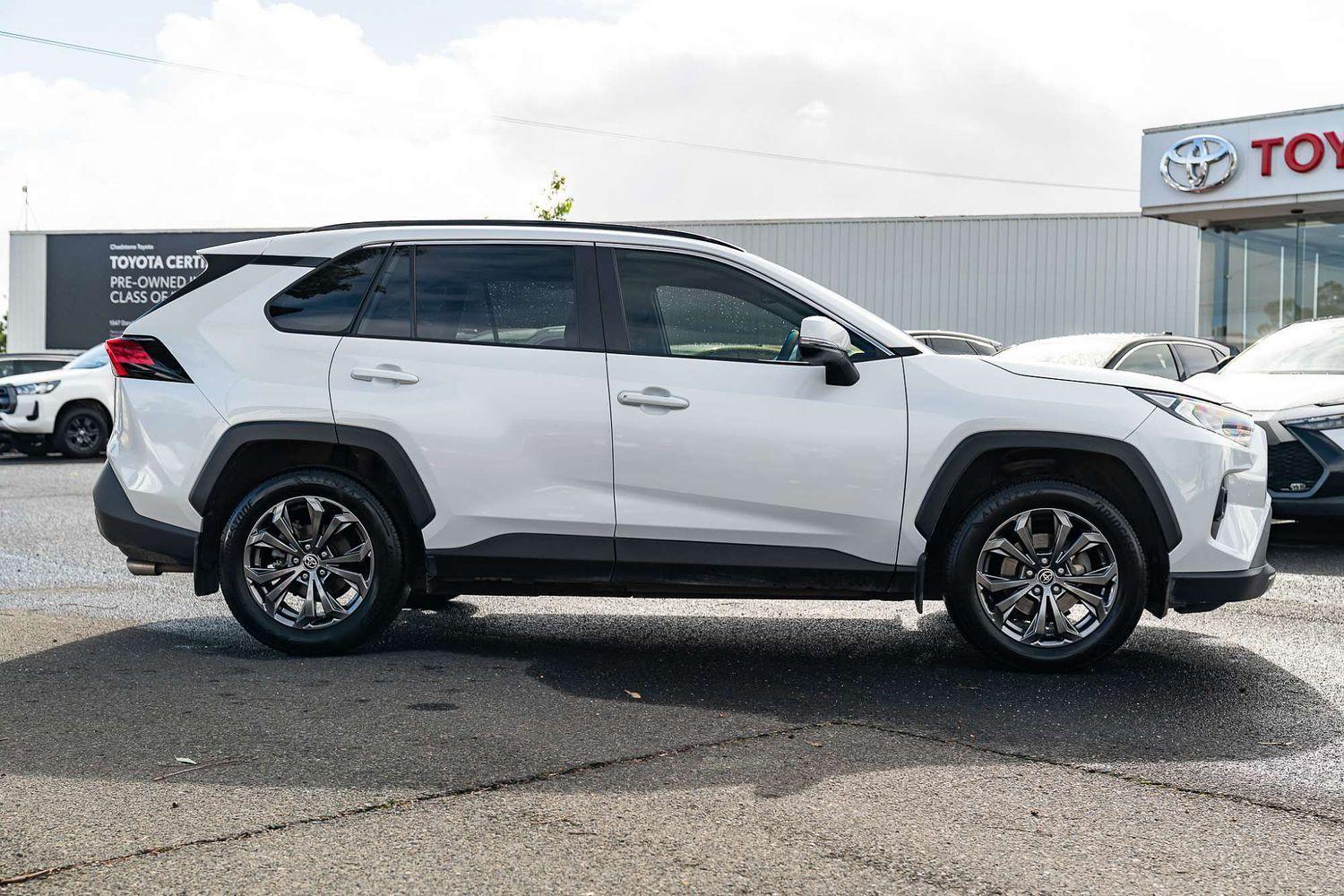 2023 Toyota RAV4 GXL-2WD in White
