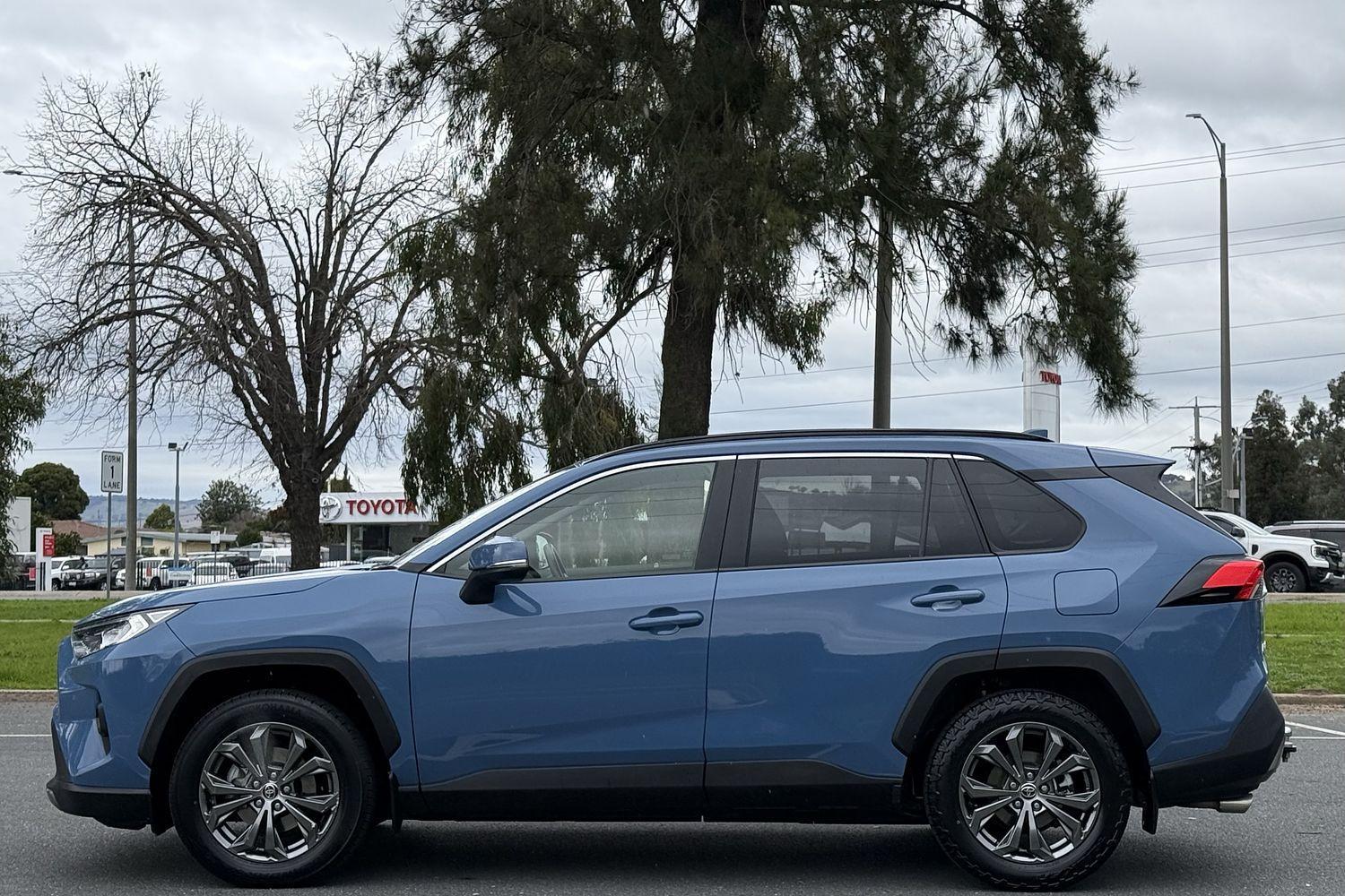 2022 Toyota RAV4 GXL-2WD in Blue