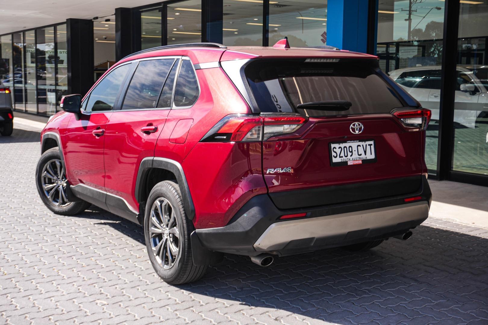 2023 Toyota RAV4 GXL-2WD in Red