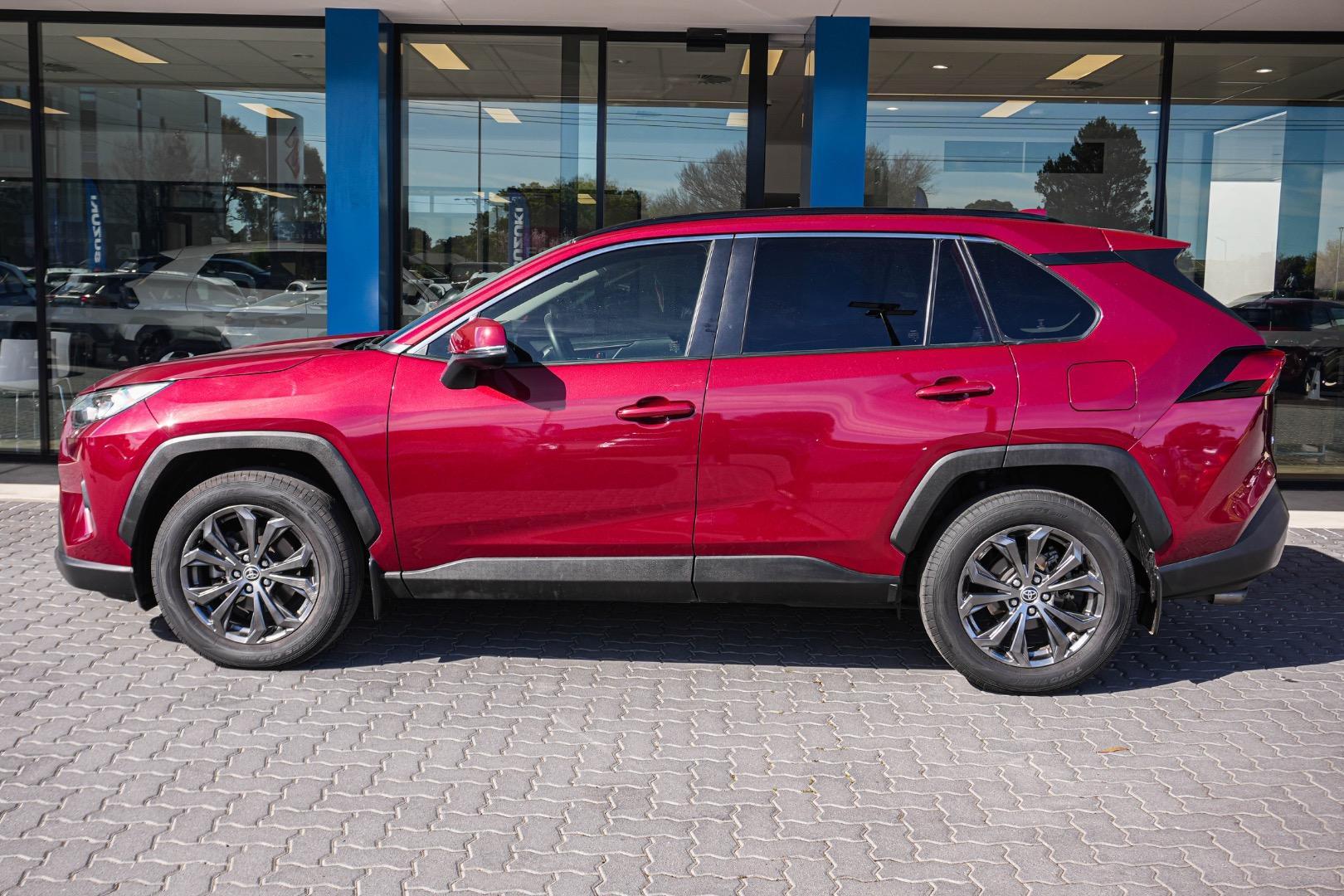 2023 Toyota RAV4 GXL-2WD in Red