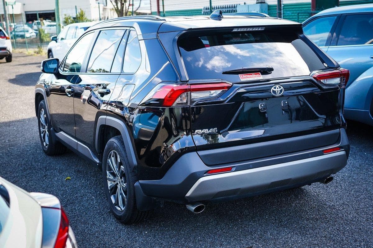 2024 Toyota RAV4 GXL-2WD in Black