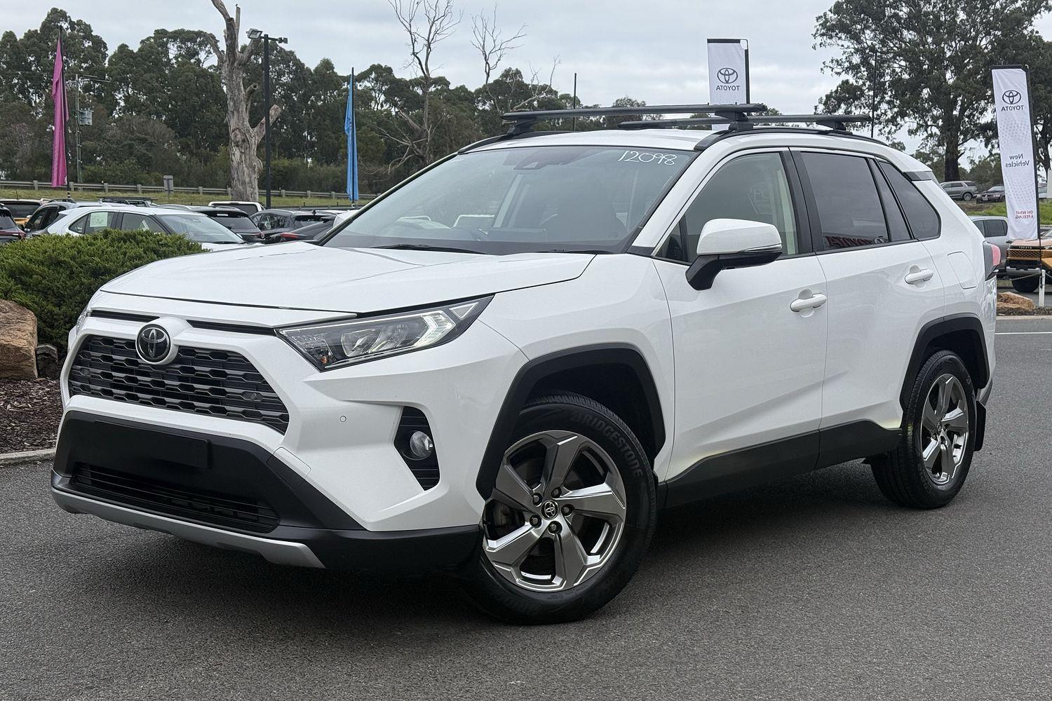 2021 Toyota RAV4 GXL-2WD in White