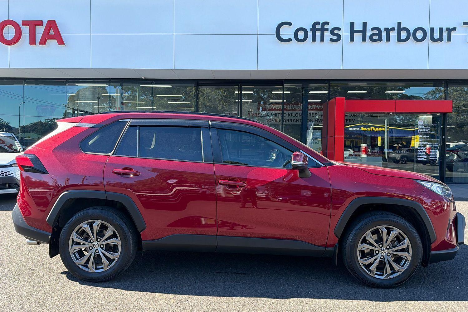 2022 Toyota RAV4 GXL-2WD in Red
