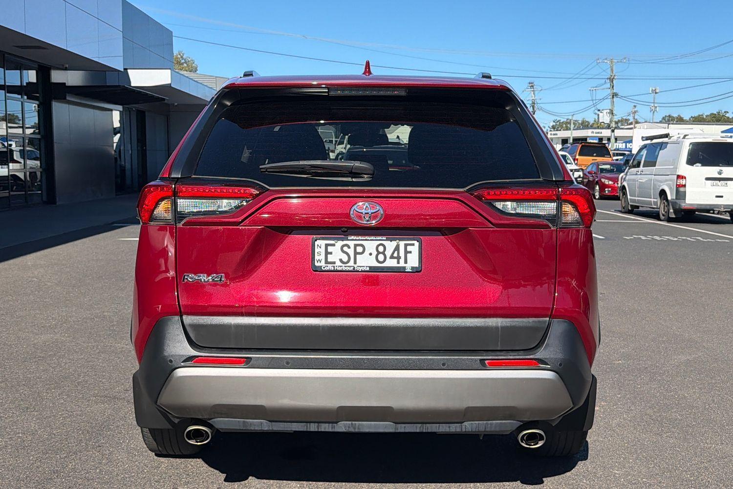 2022 Toyota RAV4 GXL-2WD in Red
