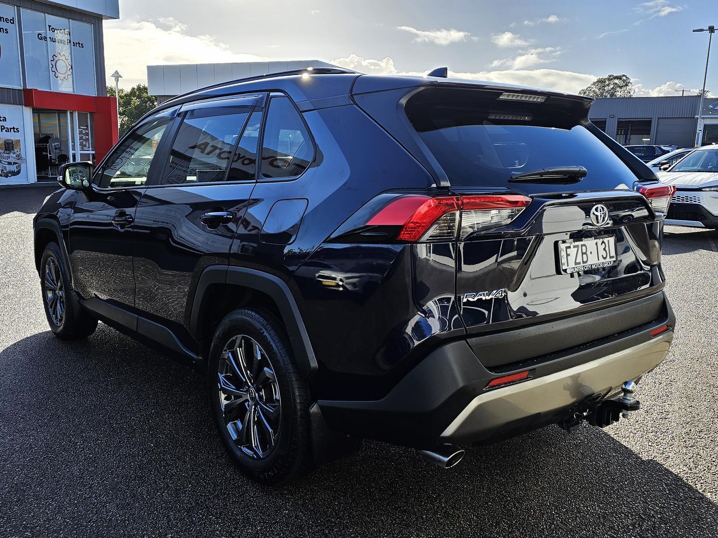 2022 Toyota RAV4 GXL-2WD in Blue