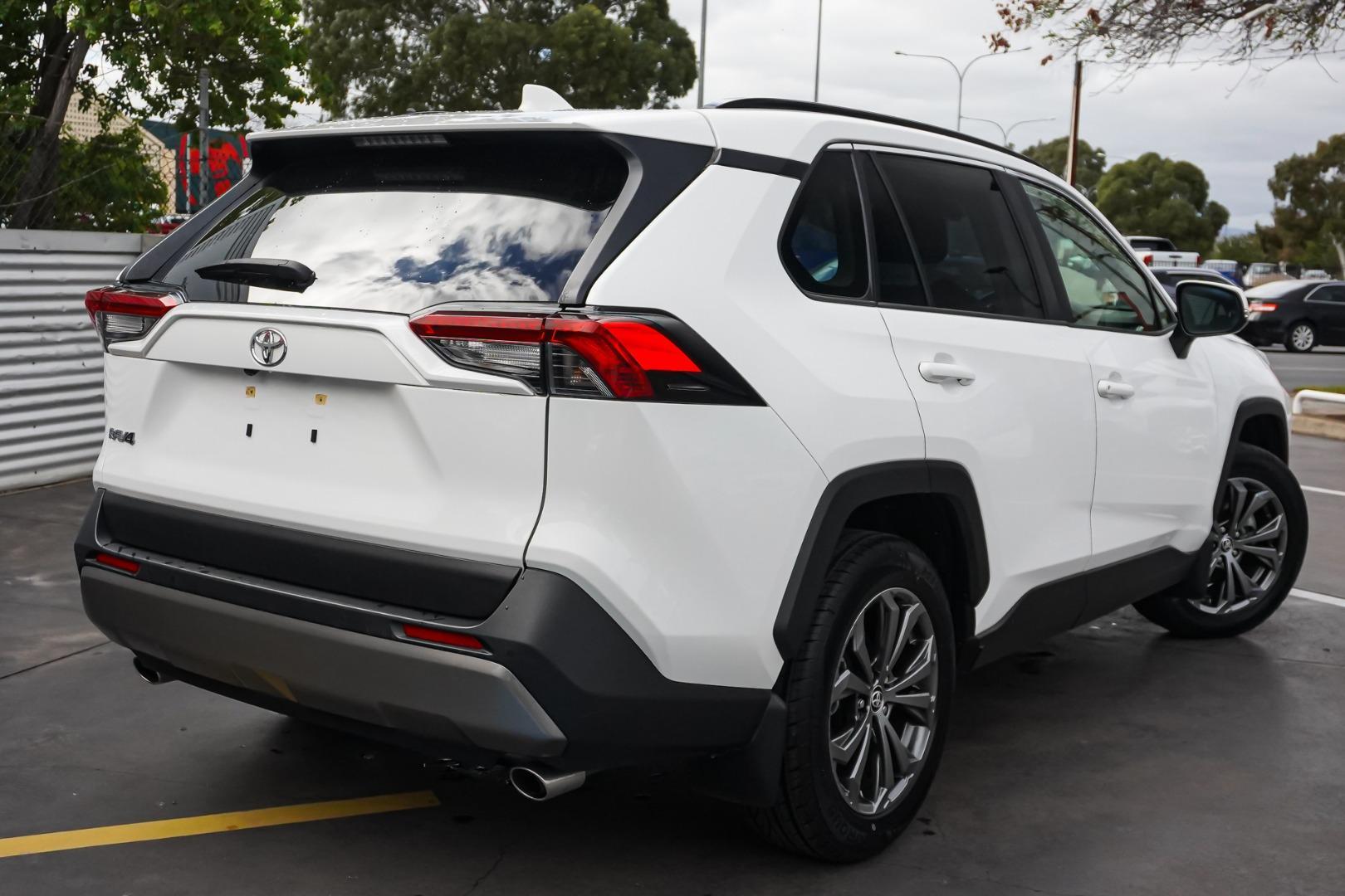 2024 Toyota RAV4 GXL-2WD in White