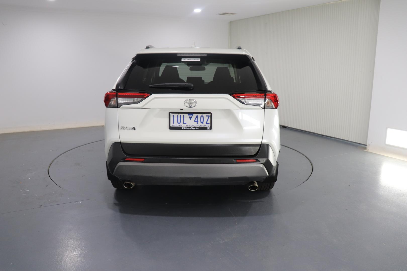 2021 Toyota RAV4 GXL-2WD in White