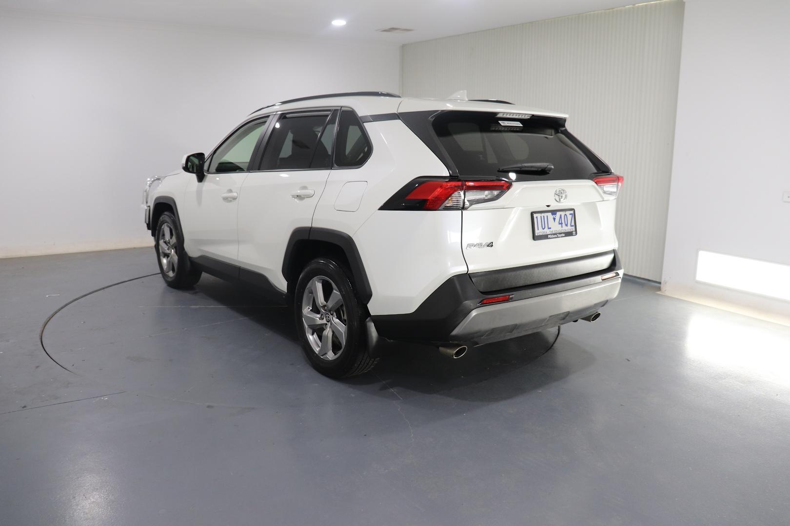 2021 Toyota RAV4 GXL-2WD in White