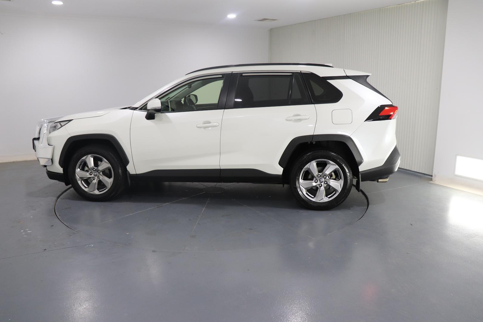 2021 Toyota RAV4 GXL-2WD in White