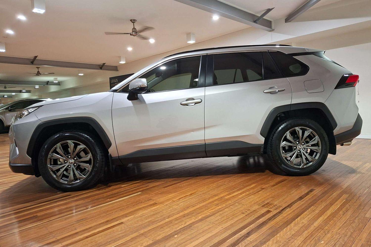 2022 Toyota RAV4 GXL-2WD in Silver