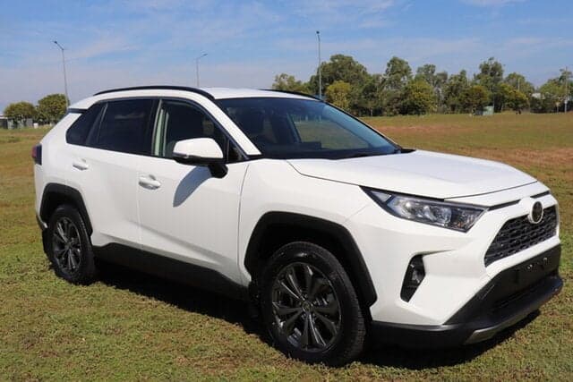 2024 Toyota RAV4 GXL in White