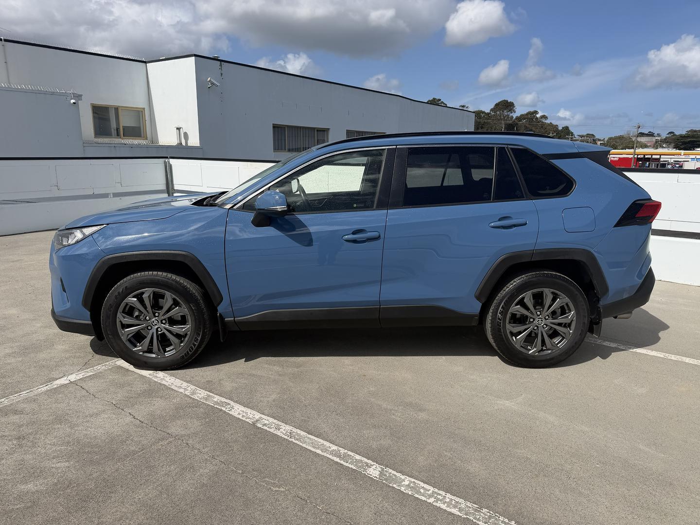 2022 Toyota RAV4 GXL-2WD in Blue