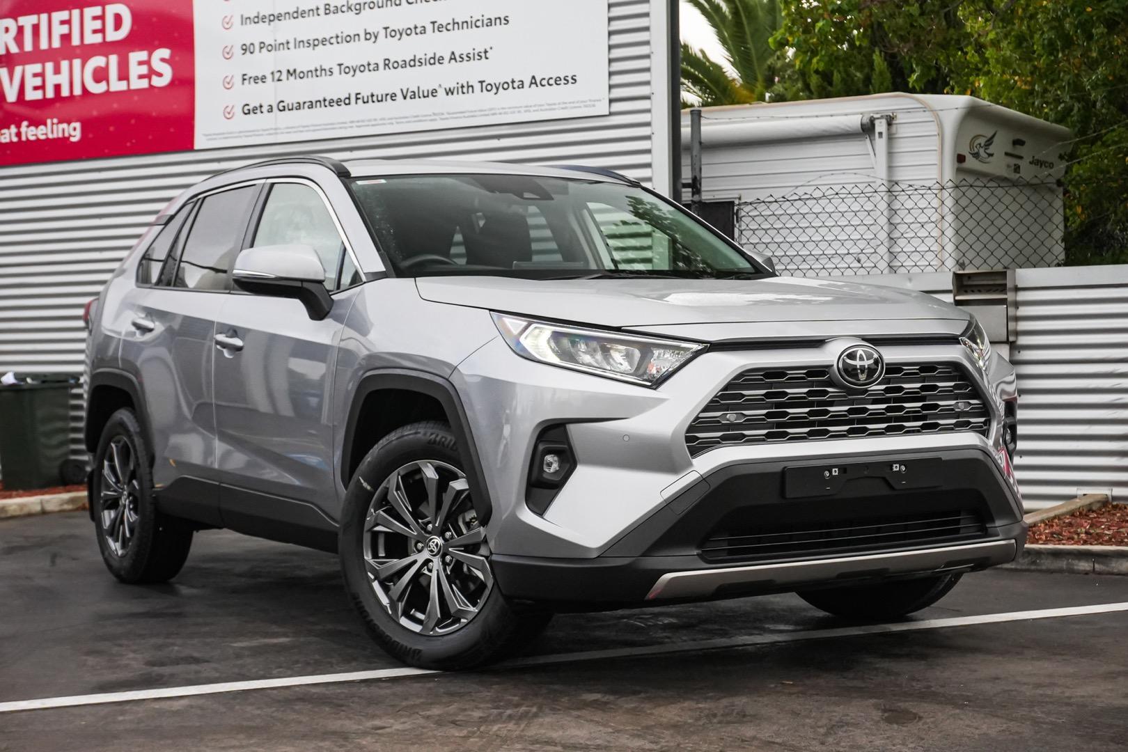 2024 Toyota RAV4 GXL in Silver