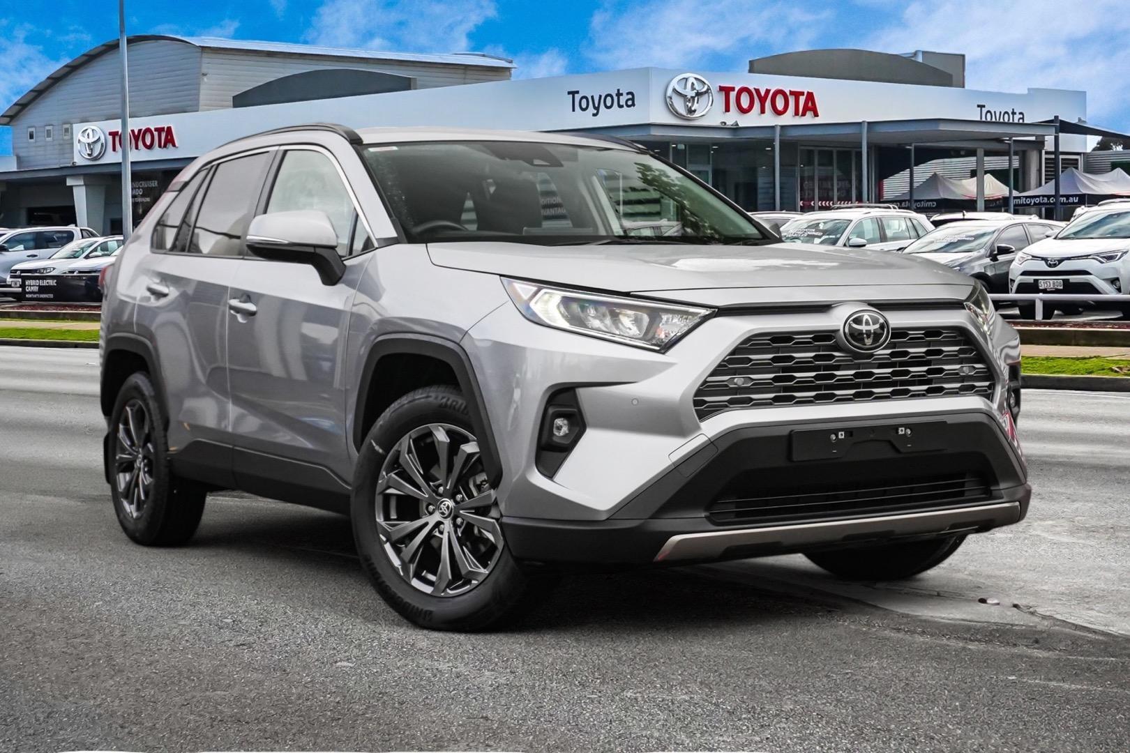 2024 Toyota RAV4 GXL in Silver