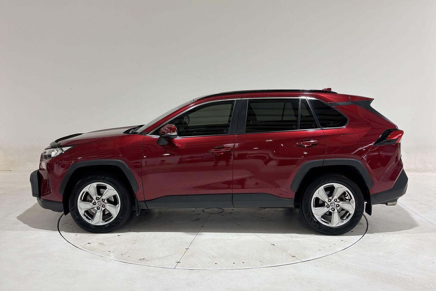 2020 Toyota RAV4 GXL-2WD in Red