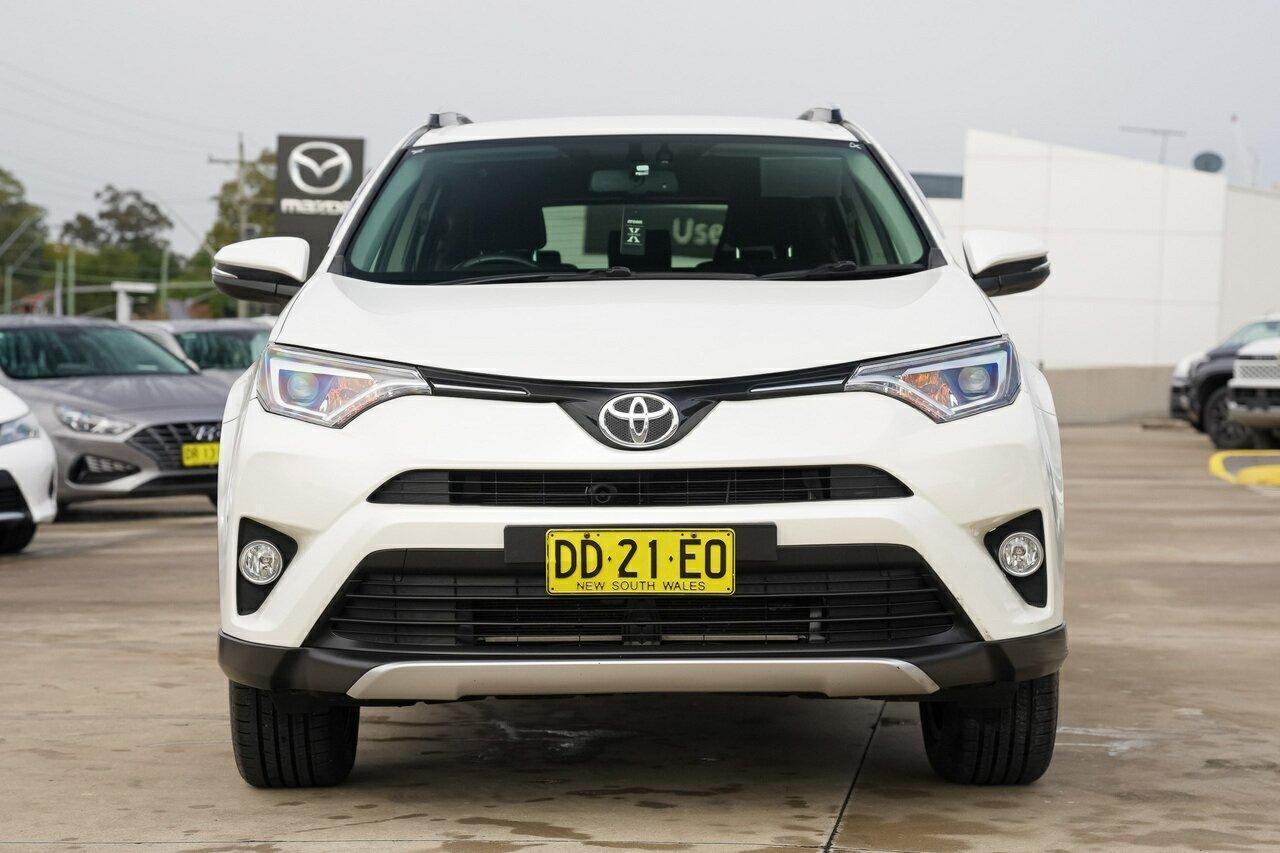 2016 Toyota RAV4 GXL-2WD in White