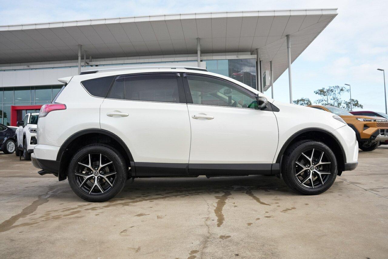 2016 Toyota RAV4 GXL-2WD in White