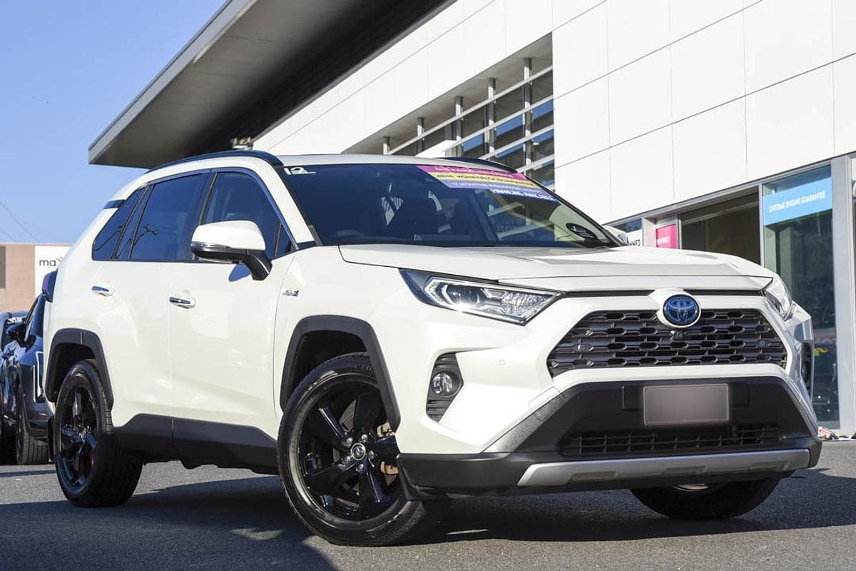 2019 Toyota RAV4 Cruiser 2WD in White