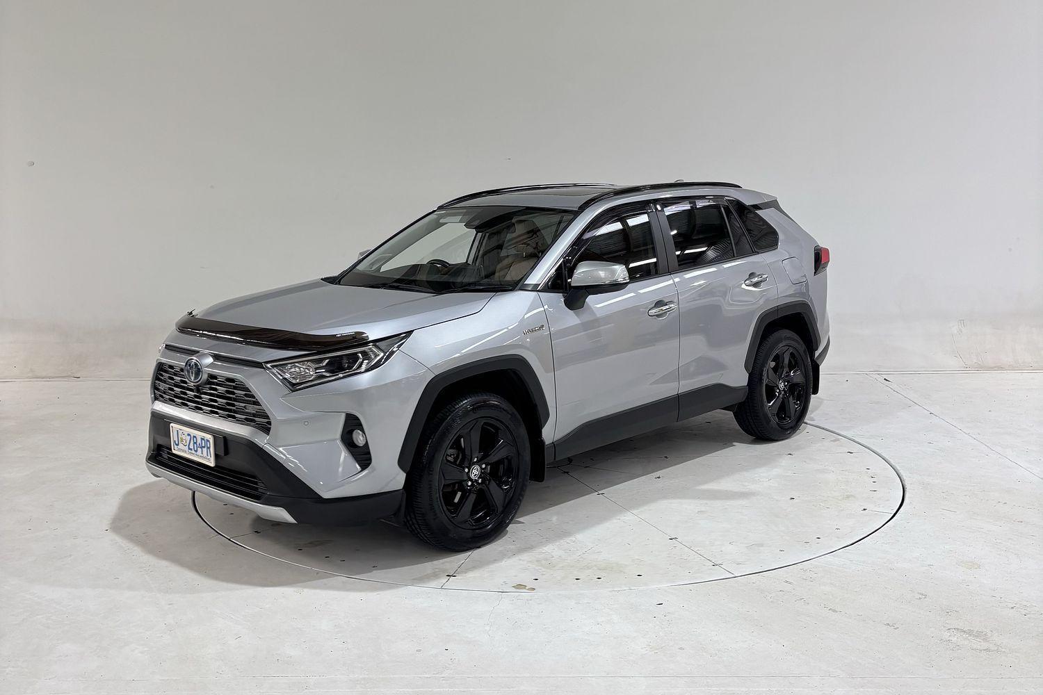 2021 Toyota RAV4 Cruiser 2WD in Silver