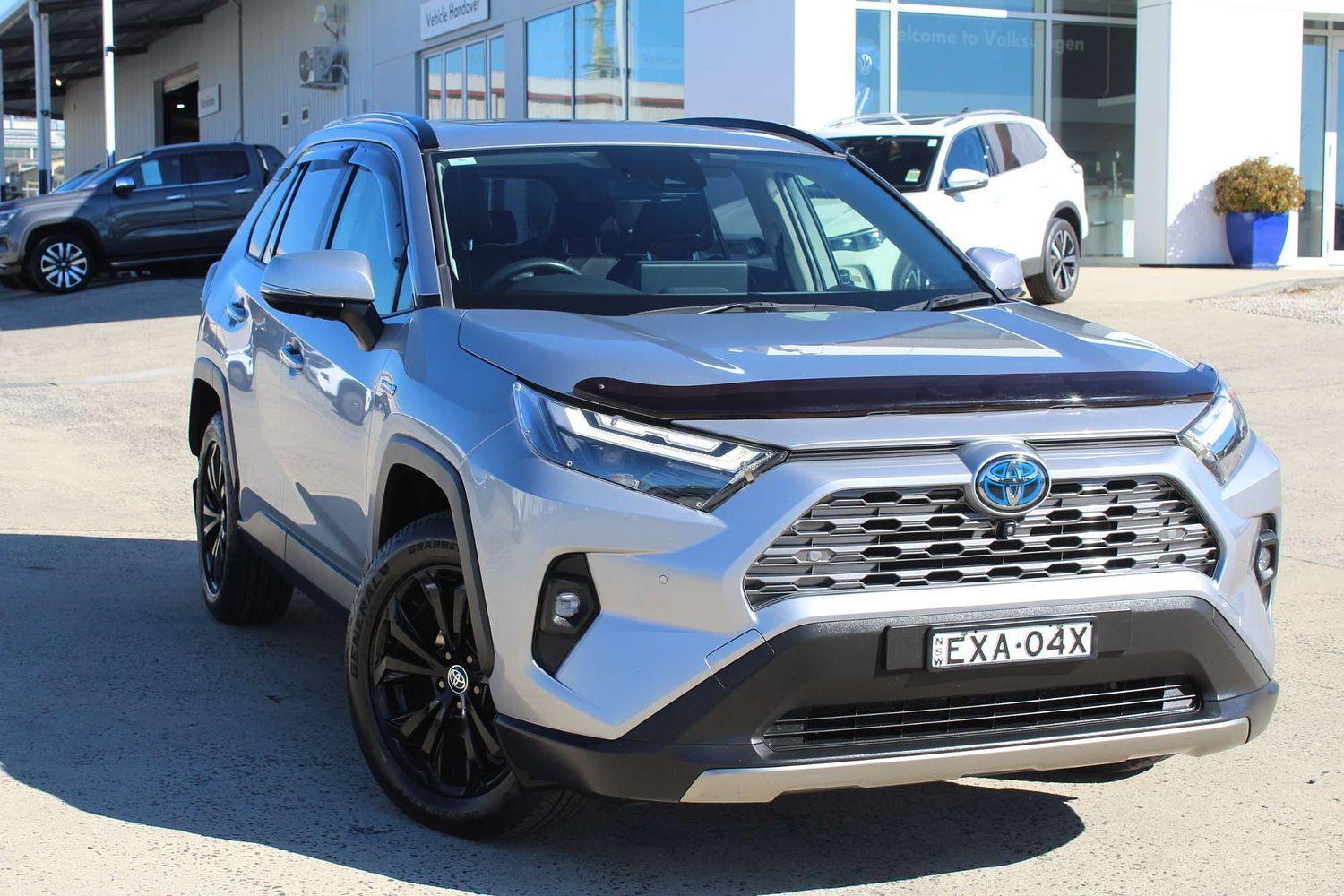 2022 Toyota RAV4 Cruiser 2WD in Silver