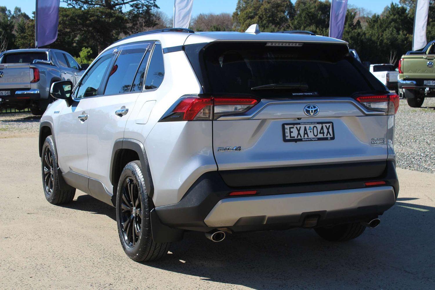 2022 Toyota RAV4 Cruiser 2WD in Silver