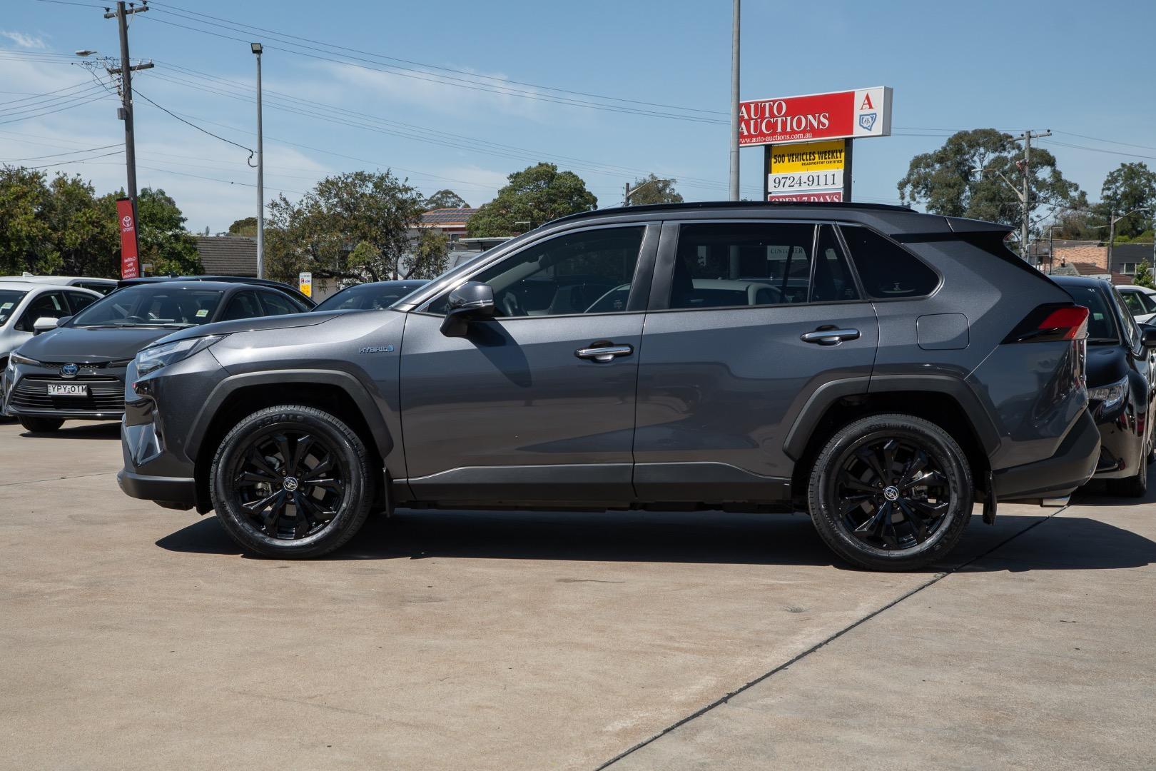 2024 Toyota RAV4 Cruiser 2WD in Silver