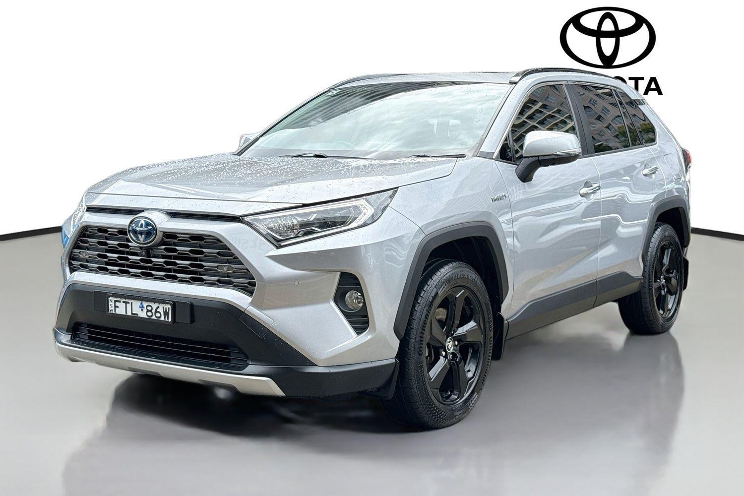 2021 Toyota RAV4 Cruiser 2WD in Silver