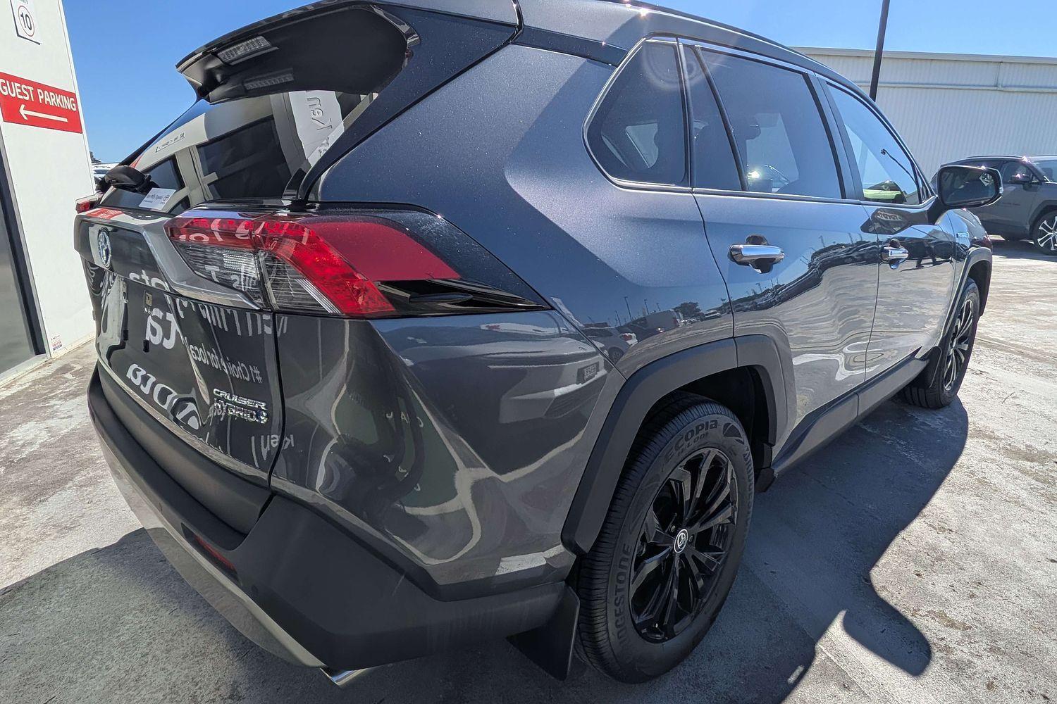 2022 Toyota RAV4 Cruiser 2WD in Silver