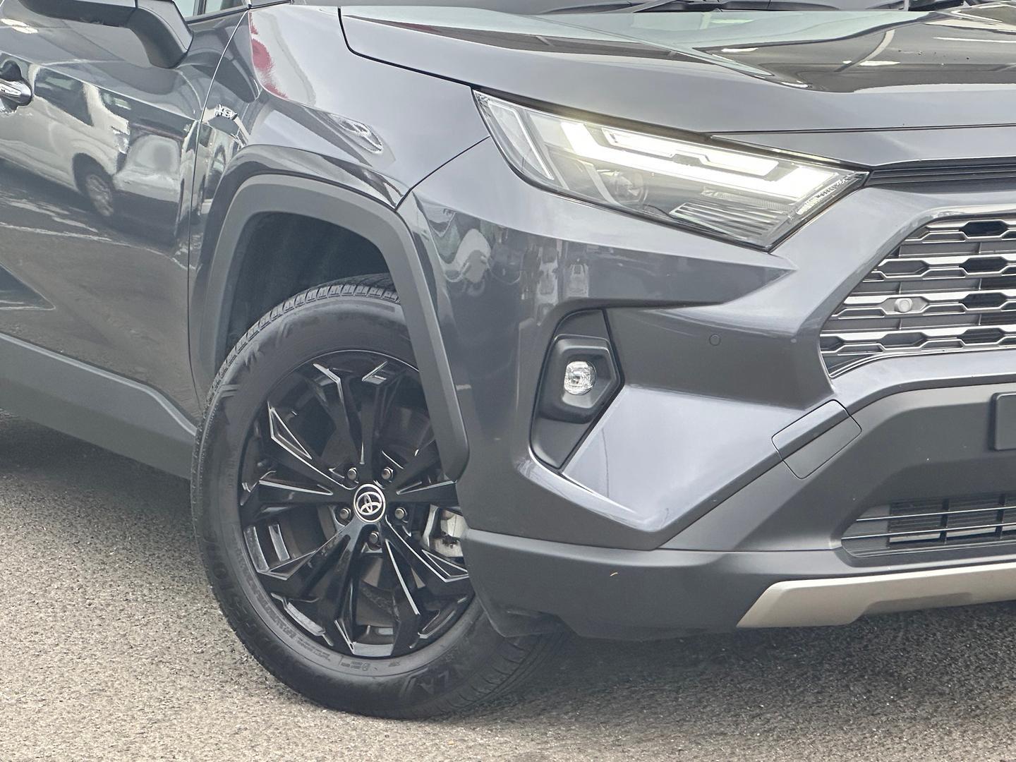 2025 Toyota RAV4 Cruiser 2WD in Silver