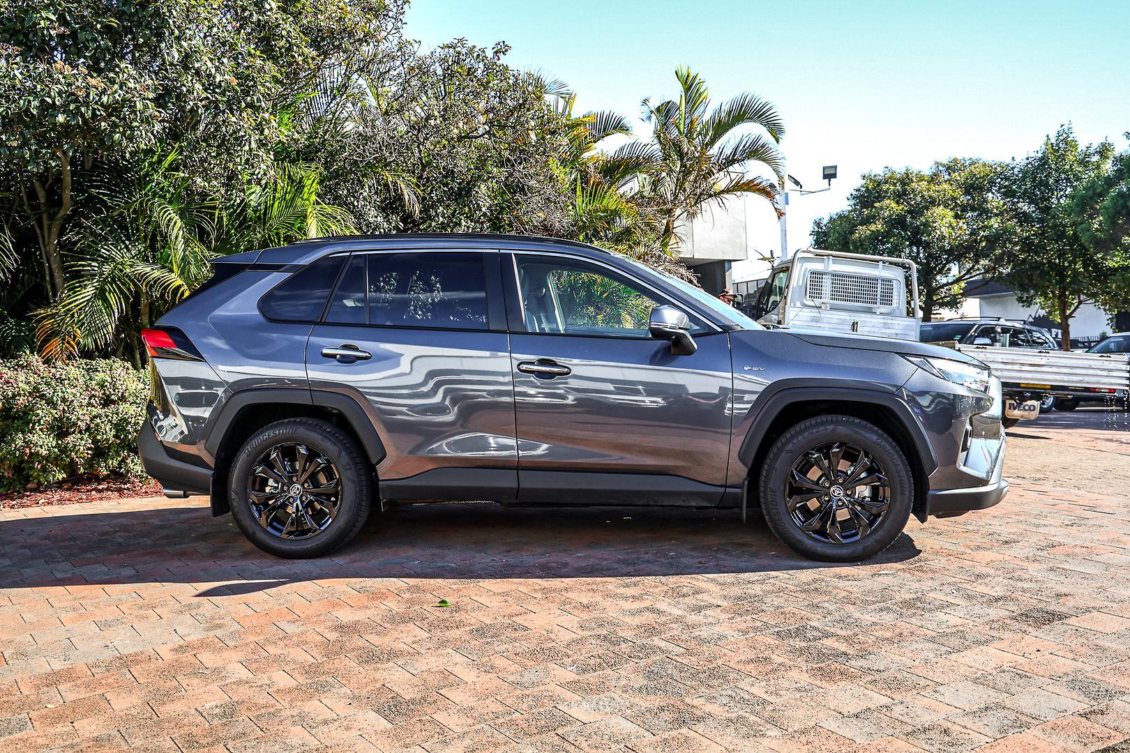 2025 Toyota RAV4 Cruiser 2WD in Silver