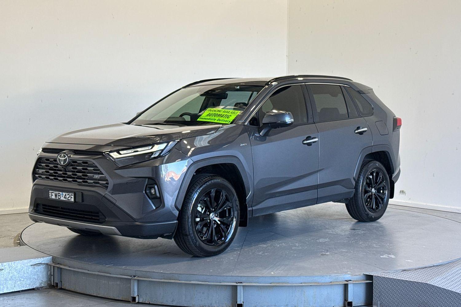 2025 Toyota RAV4 Cruiser in Grey