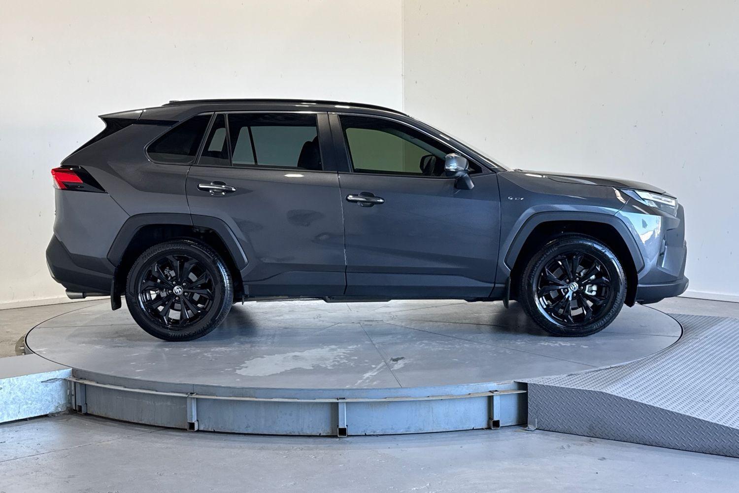 2025 Toyota RAV4 Cruiser in Grey