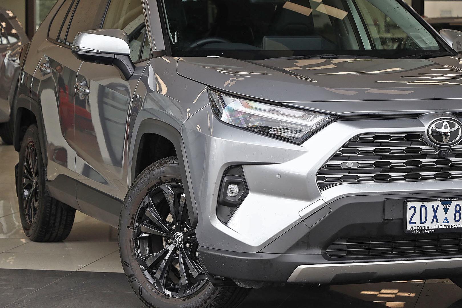 2025 Toyota RAV4 Cruiser 2WD in Silver