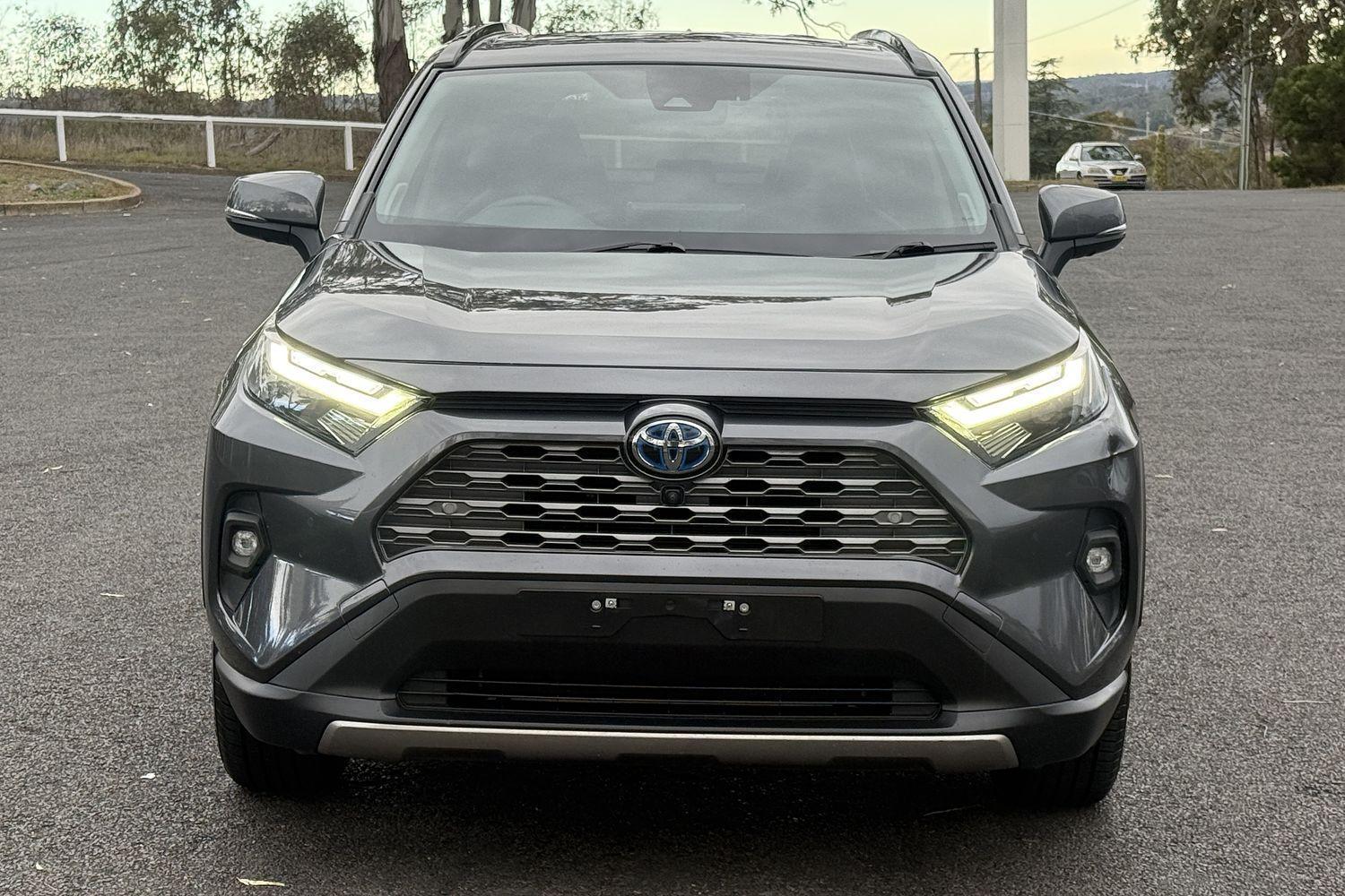 2022 Toyota RAV4 Cruiser in Silver