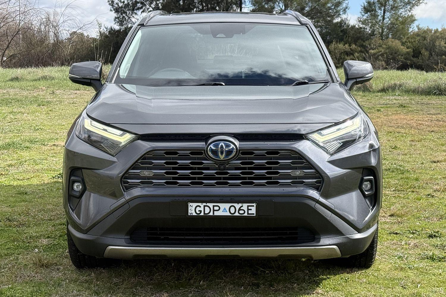 2022 Toyota RAV4 Cruiser 2WD in Silver