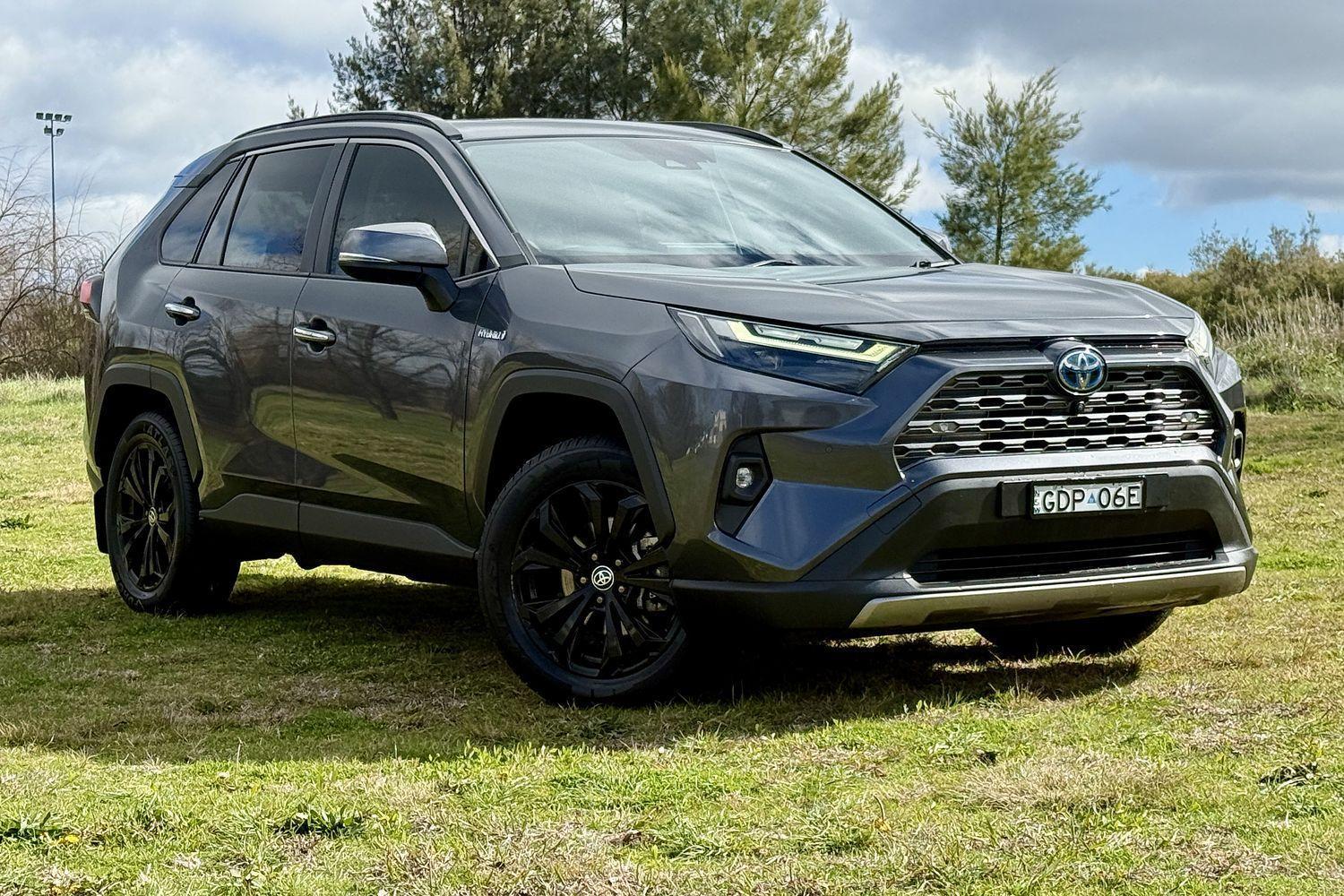2022 Toyota RAV4 Cruiser 2WD in Silver