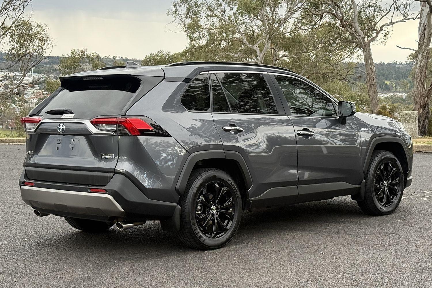 2022 Toyota RAV4 Cruiser in Silver