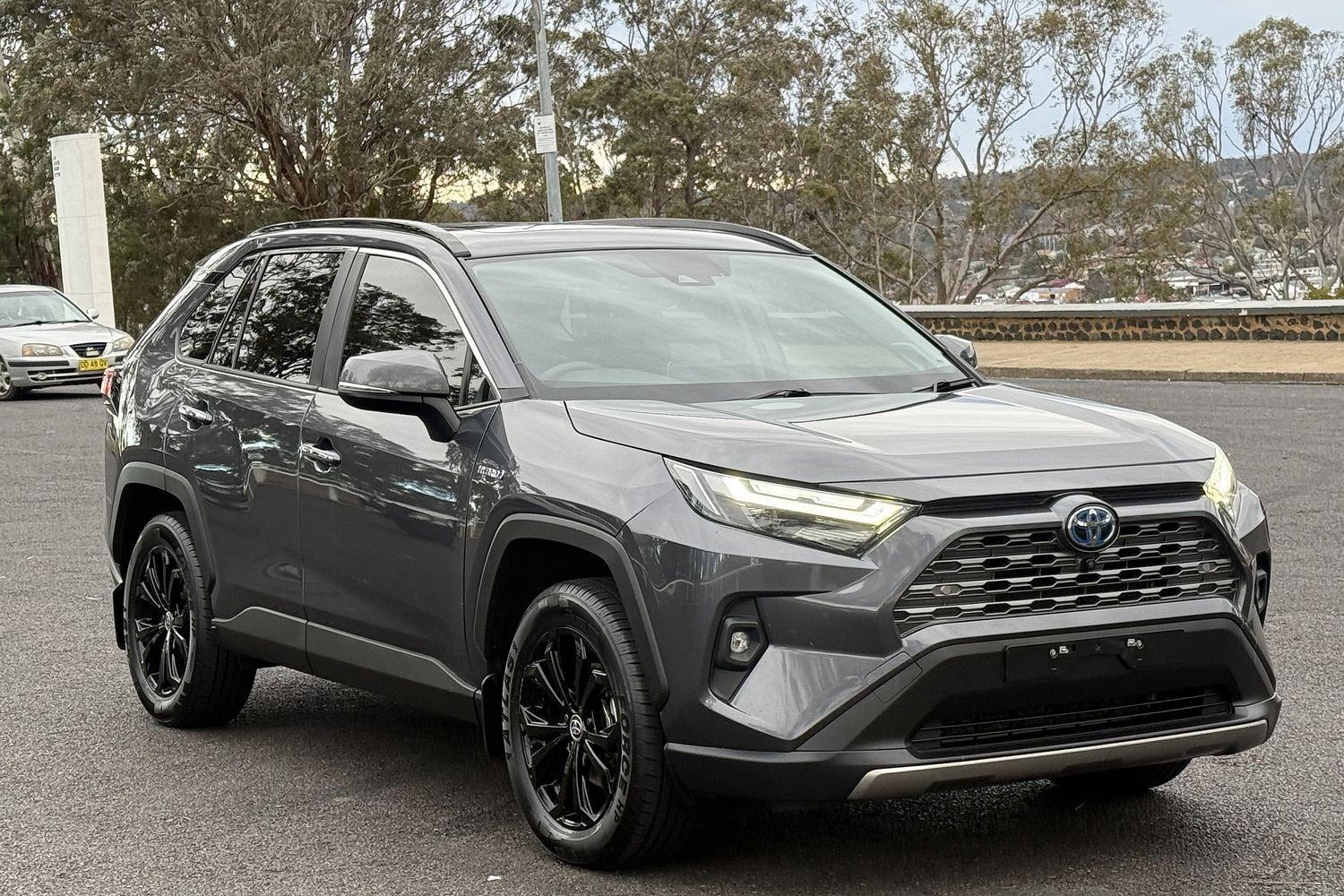 2022 Toyota RAV4 Cruiser in Silver